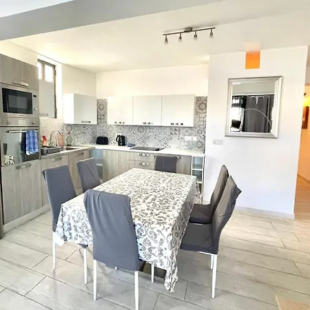 Sea Salt - Seafront Maisonette *